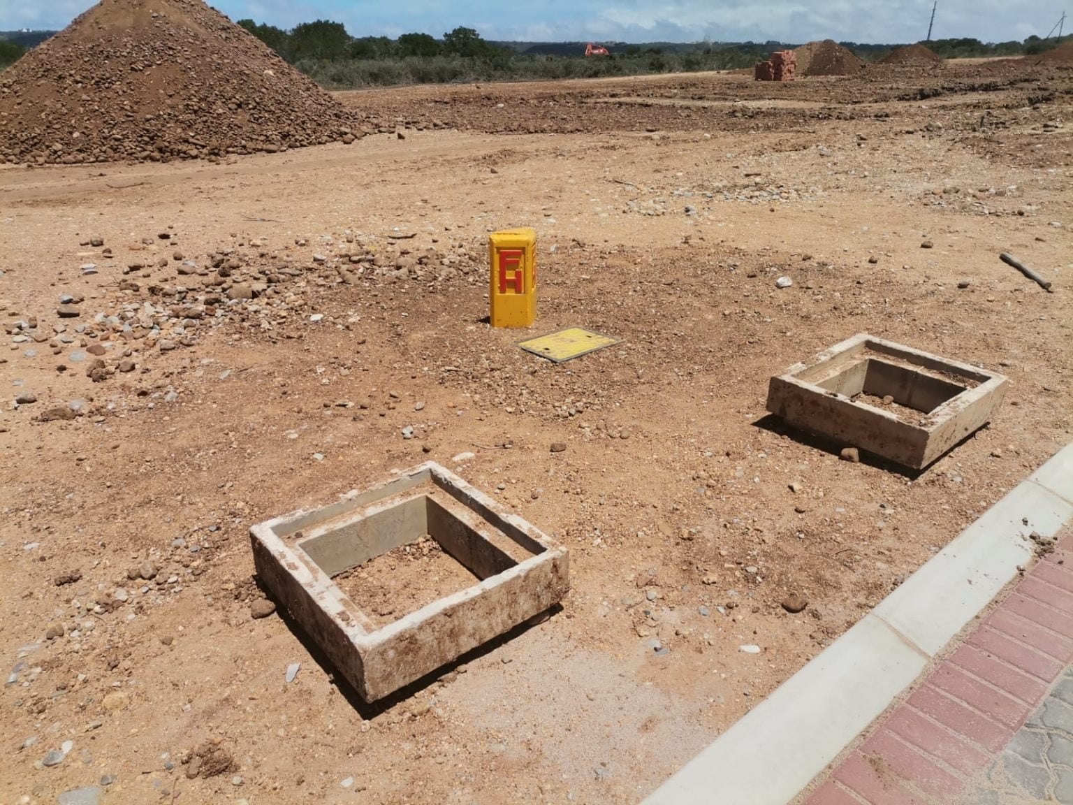 Hydrant block and lid
