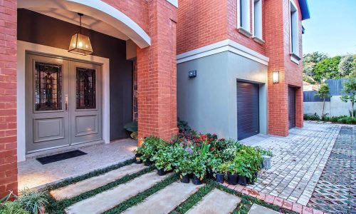 1200-x-300x-60mm-Concrete-Slab-creating-a-walkway-to-a-Residential-Entrance