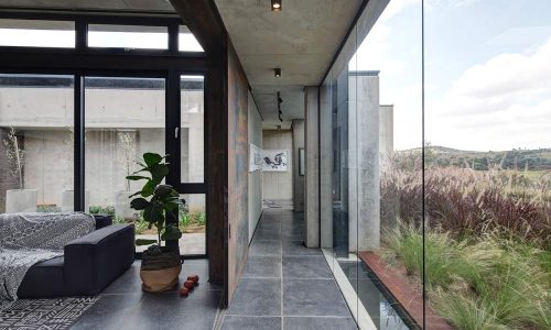 800-x-800mm-Polished-Concrete-Slab-used-indoors