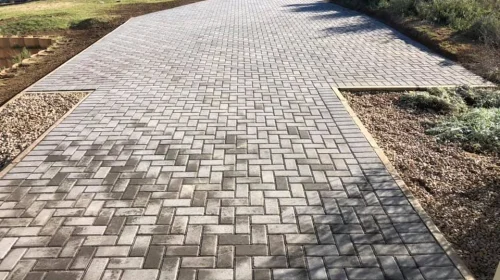 Bevels installed by Danabaai Kwekery: Tel 044 698 1466 / Sel 082 584 6611