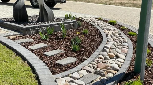 Bevels installed by Danabaai Kwekery: Tel 044 698 1466 / Sel 082 584 6611