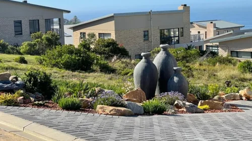 Bevels installed by Danabaai Kwekery: Tel 044 698 1466 / Sel 082 584 6611