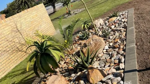 Bevels installed by Danabaai Kwekery: Tel 044 698 1466 / Sel 082 584 6611