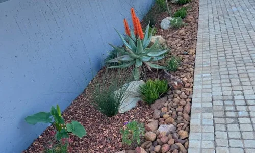 Oubaai Cobble installed by Danabaai Kwekery - 044 698 1466