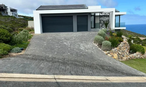 Oubaai Cobble installed by Danabaai Kwekery - 044 698 1466