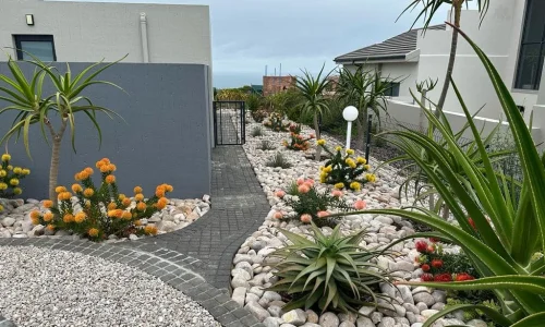Oubaai Cobble installed by Danabaai Kwekery - 044 698 1466